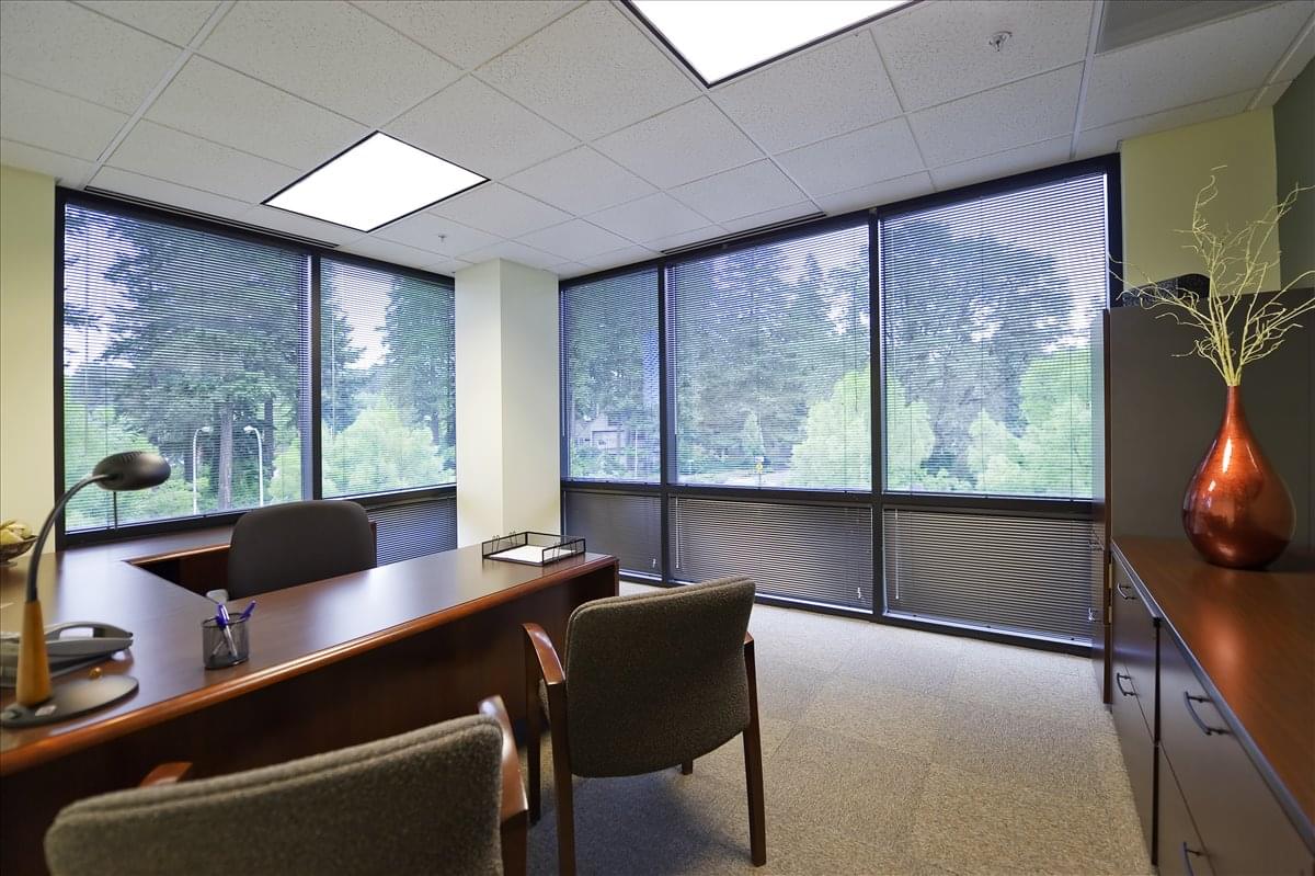 Kruse Center, 4800 Meadows Rd, Walluga Office Space - Lake Oswego