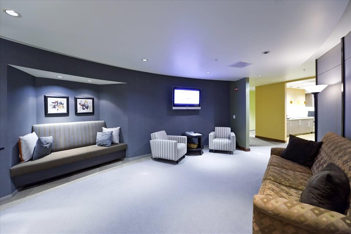 Kruse Center, 4800 Meadows Rd, Walluga Office Space - Lake Oswego