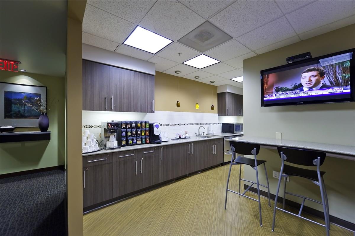 Kruse Center, 4800 Meadows Rd, Walluga Office Space - Lake Oswego