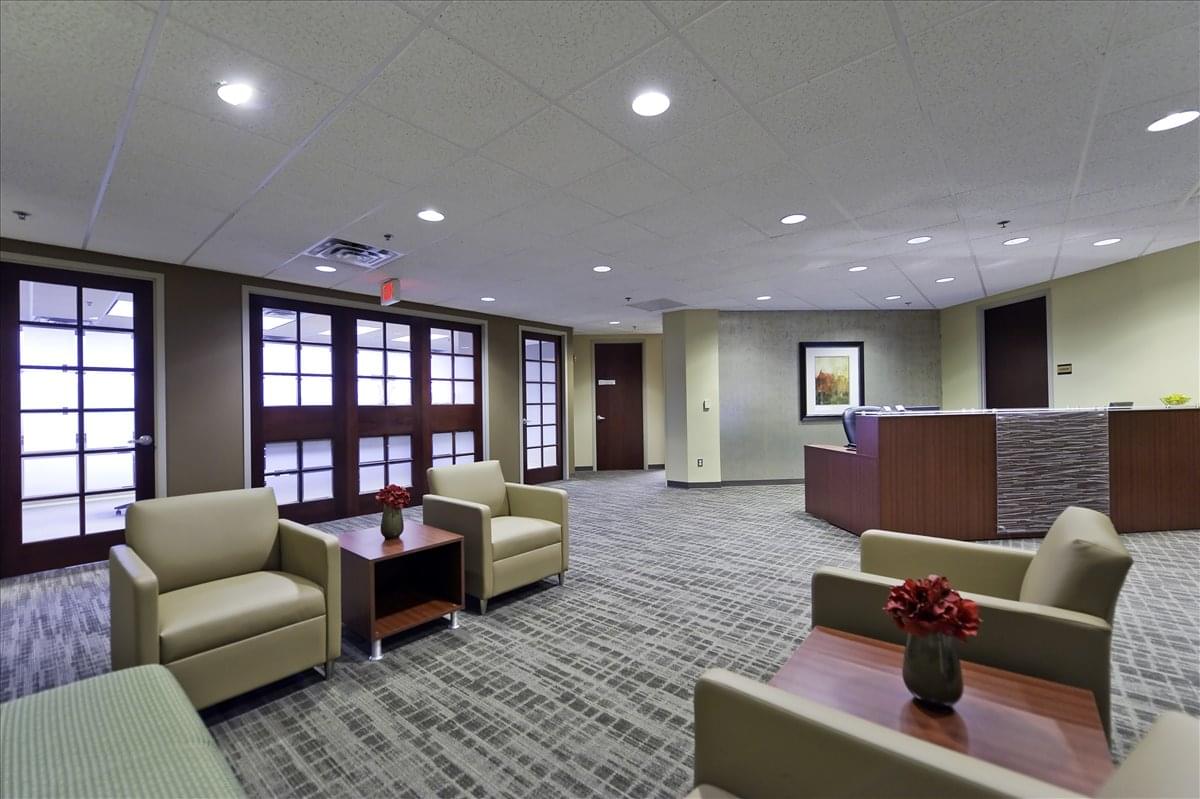 41 University Dr Office Images