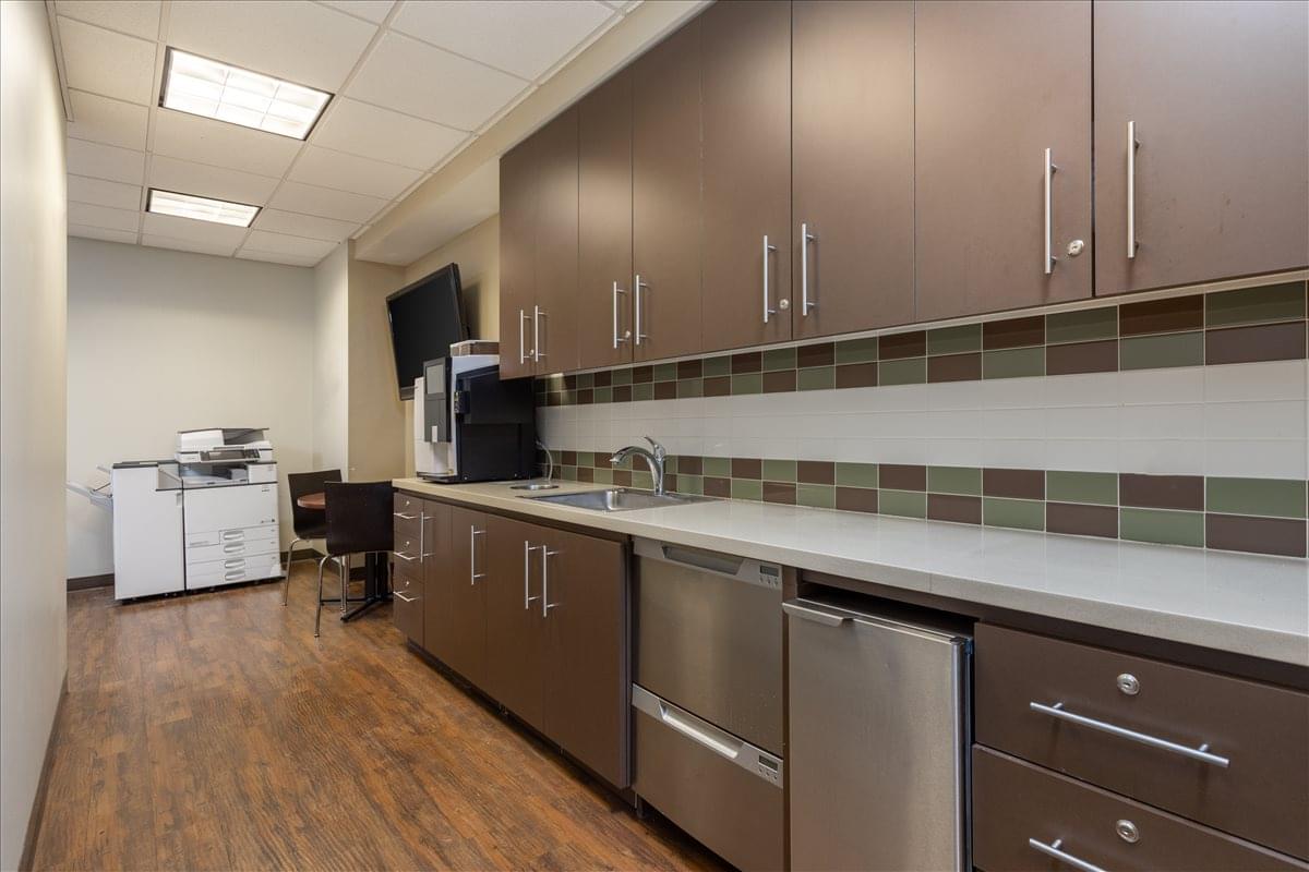 Triad Centre I, 6000 Poplar Avenue Office Images