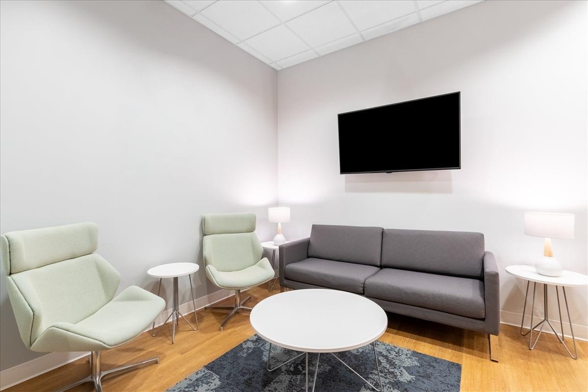 West Glen Town Center, 5550 Wild Rose Ln Office Space - Des Moines