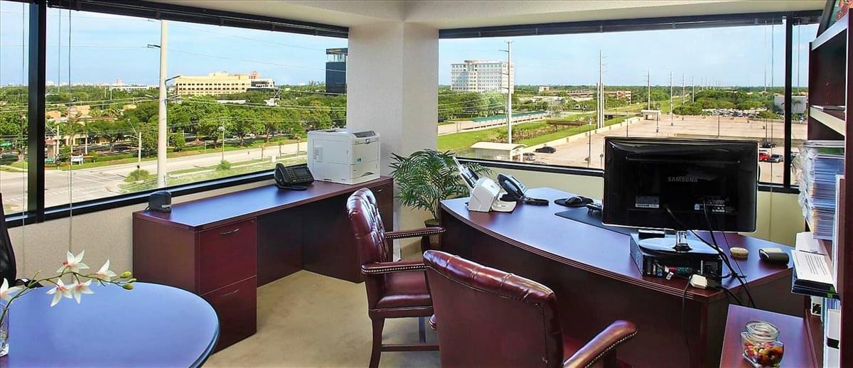 Boca Financial Plaza, 5550 Glades Rd Office Images