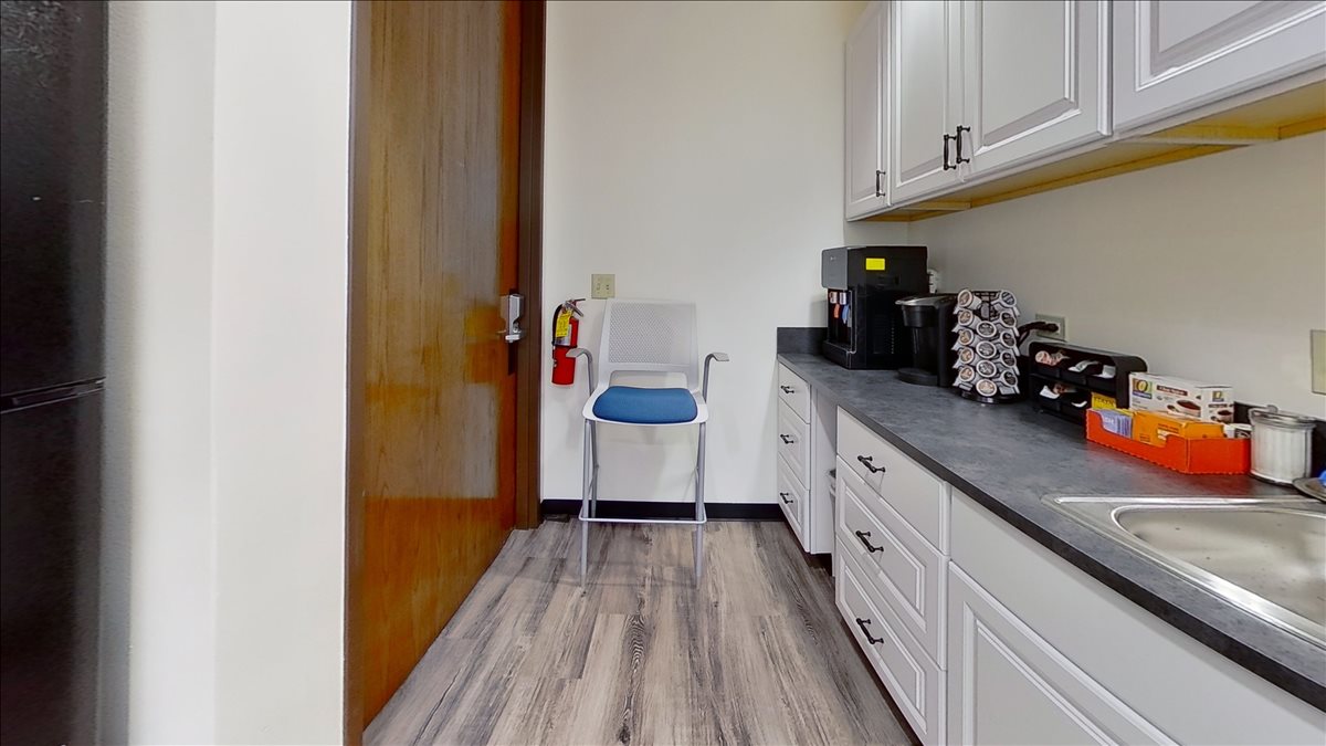 225 Union Boulevard, Suite 150 Office Images