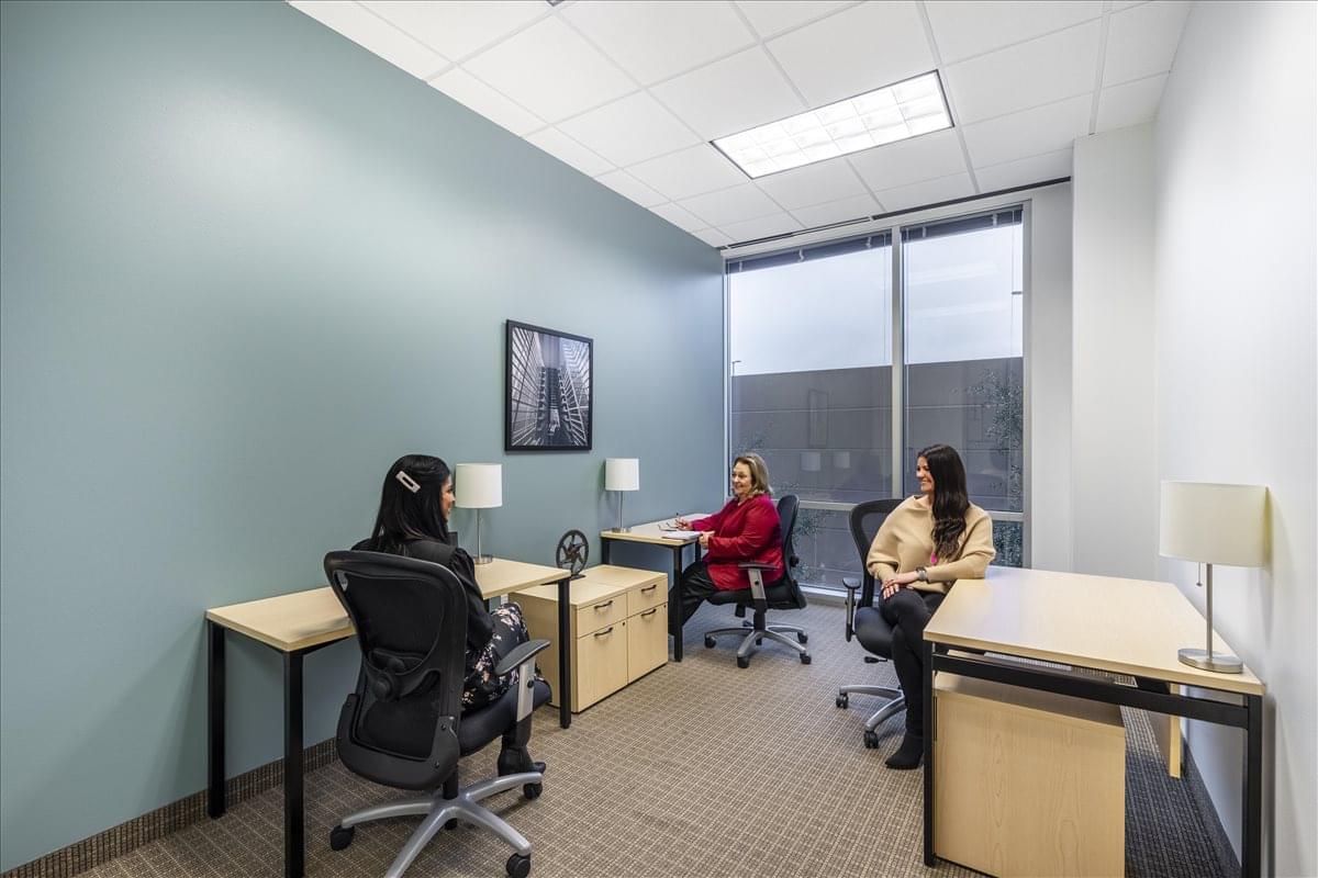 6860 N Dallas Pkwy Office Images