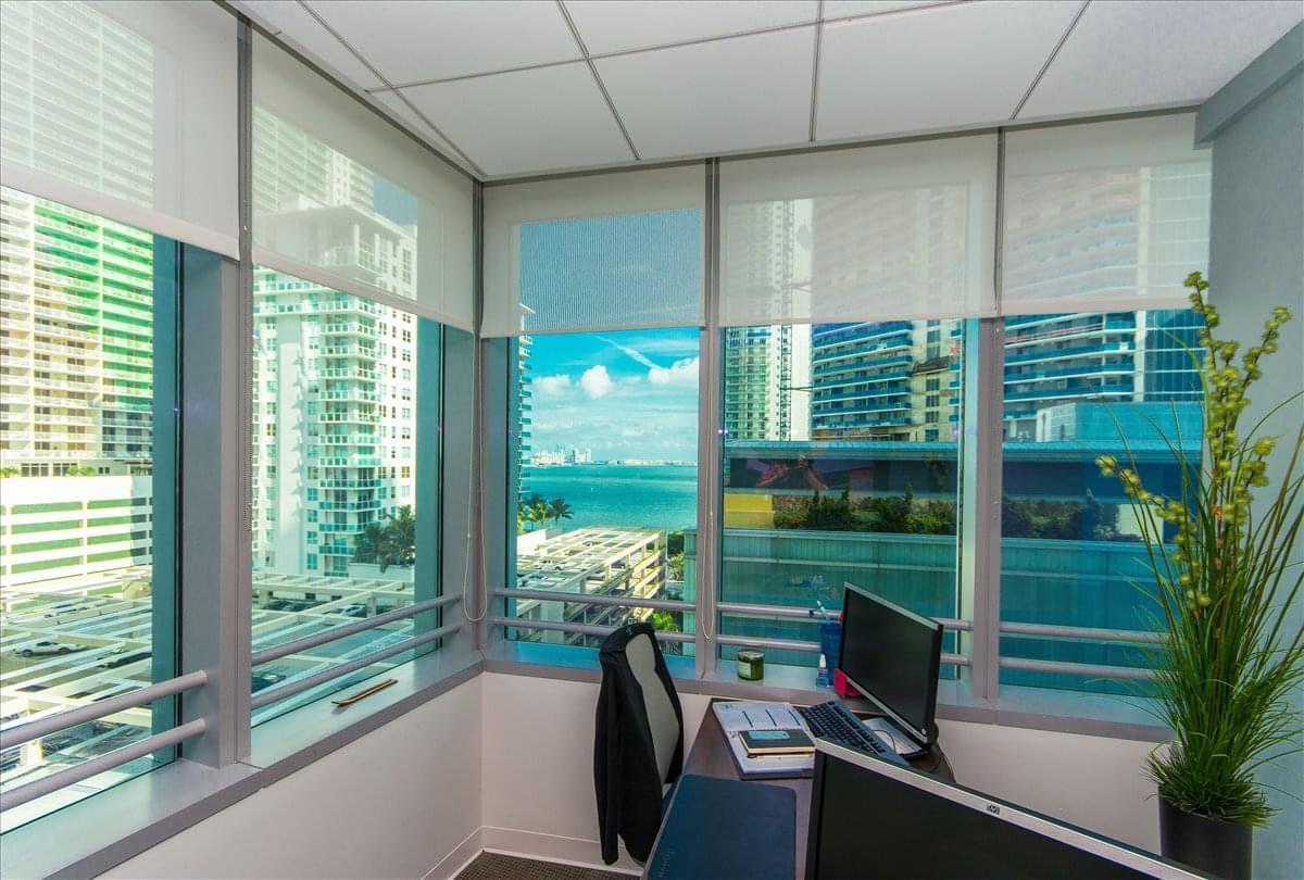 Brickell Arch, 1395 Brickell Avenue Office Space - Miami