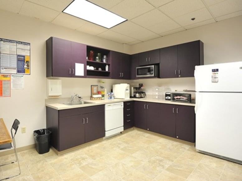 8215 SW Tualatin Sherwood Road Office Space - Tualatin