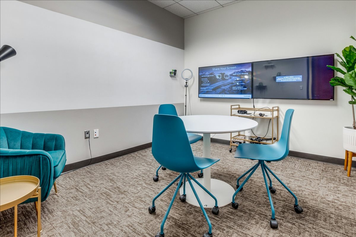 Three Galleria Tower, 13155 Noel Rd Office Space - North Dallas