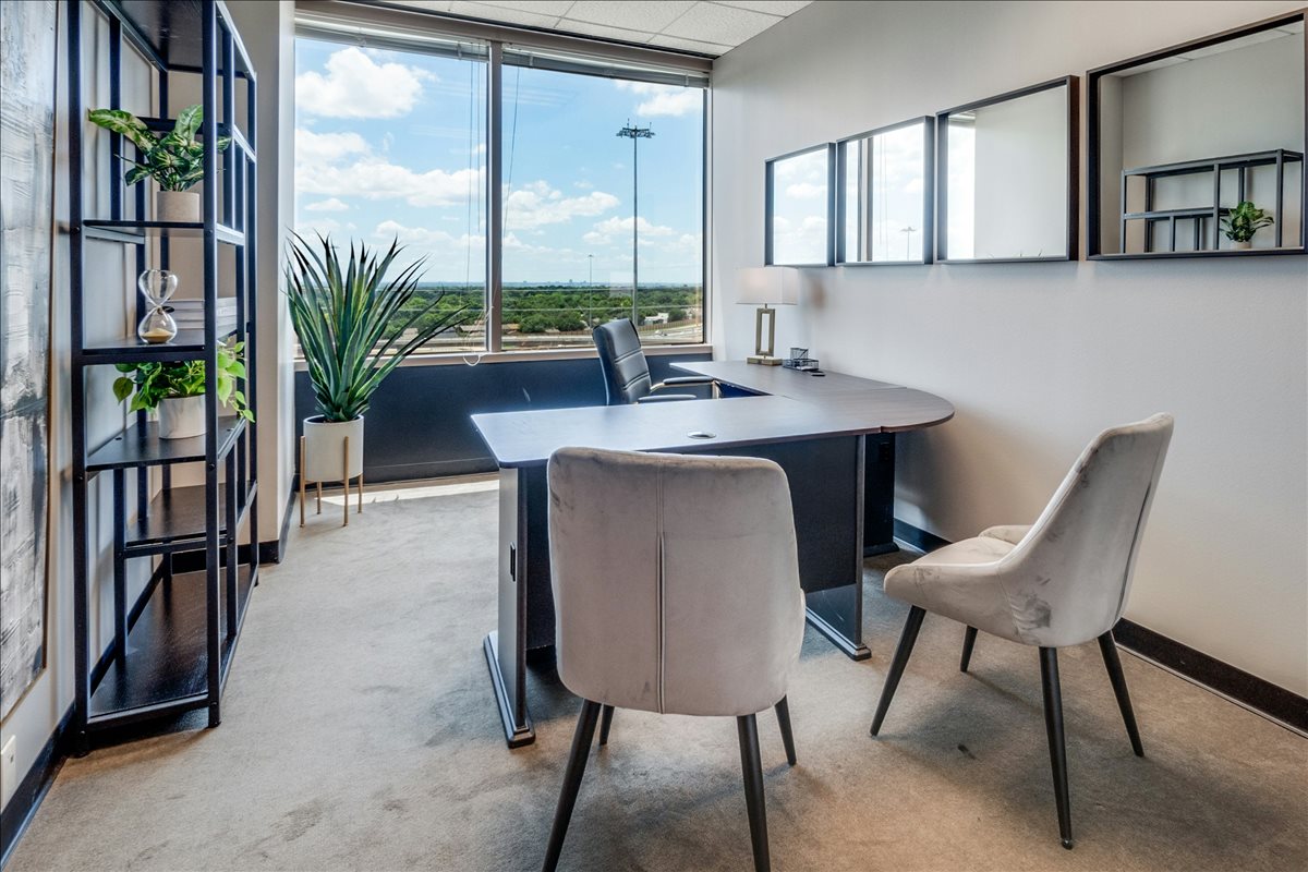 Three Galleria Tower, 13155 Noel Rd Office Space - North Dallas