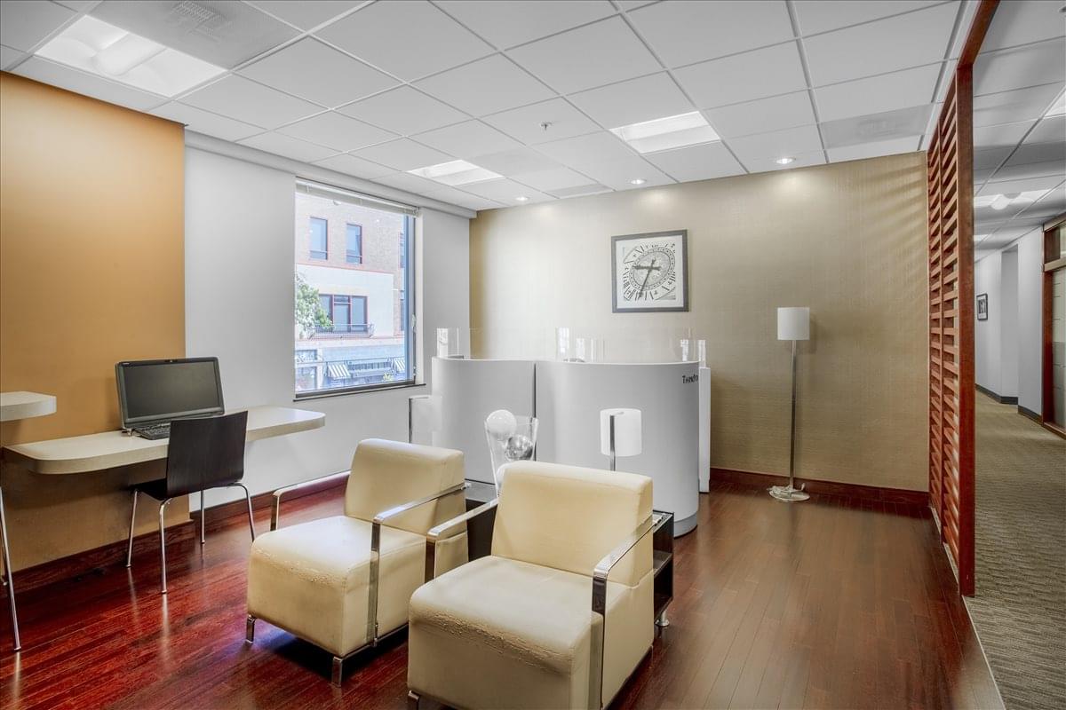 Country Club Plaza, 435 Nichols Rd, Plaza Area Office Space - Kansas City