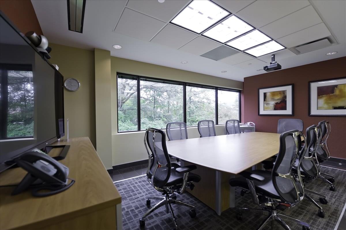 100 Horizon Center Blvd Office Images