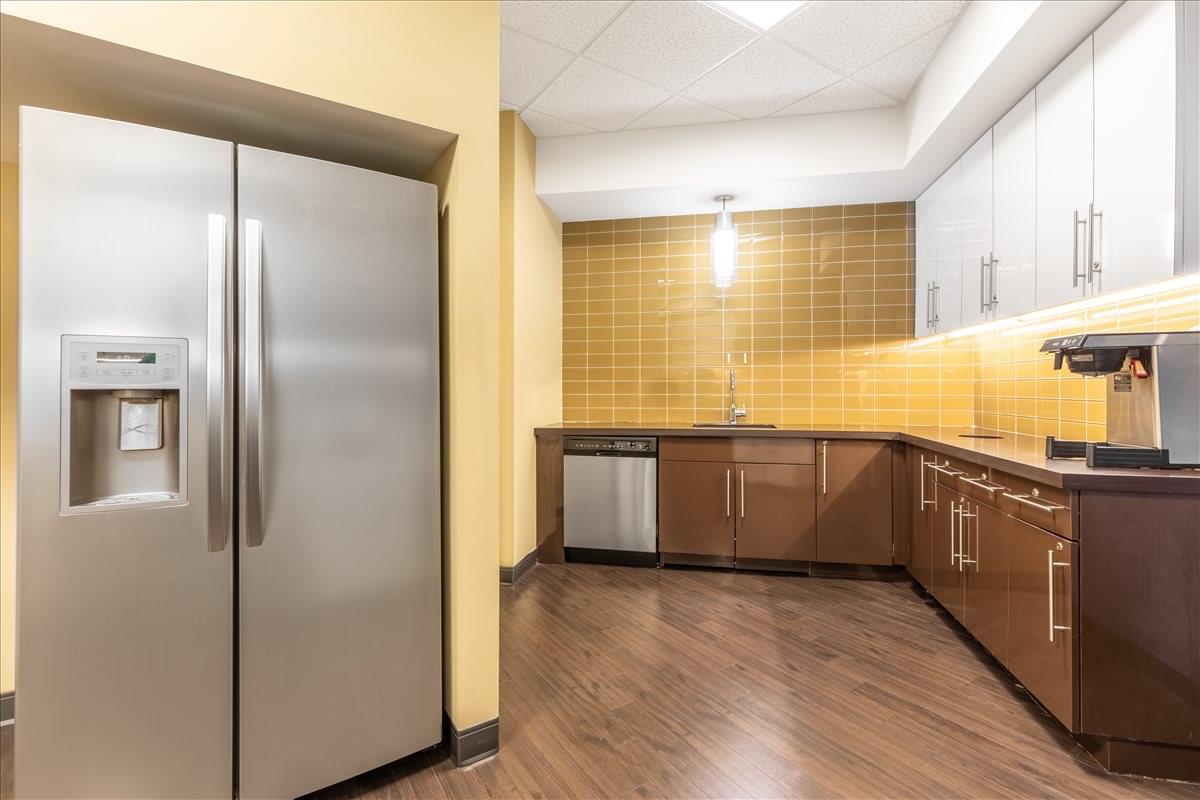 8295 Tournament Drive Office Space - Memphis