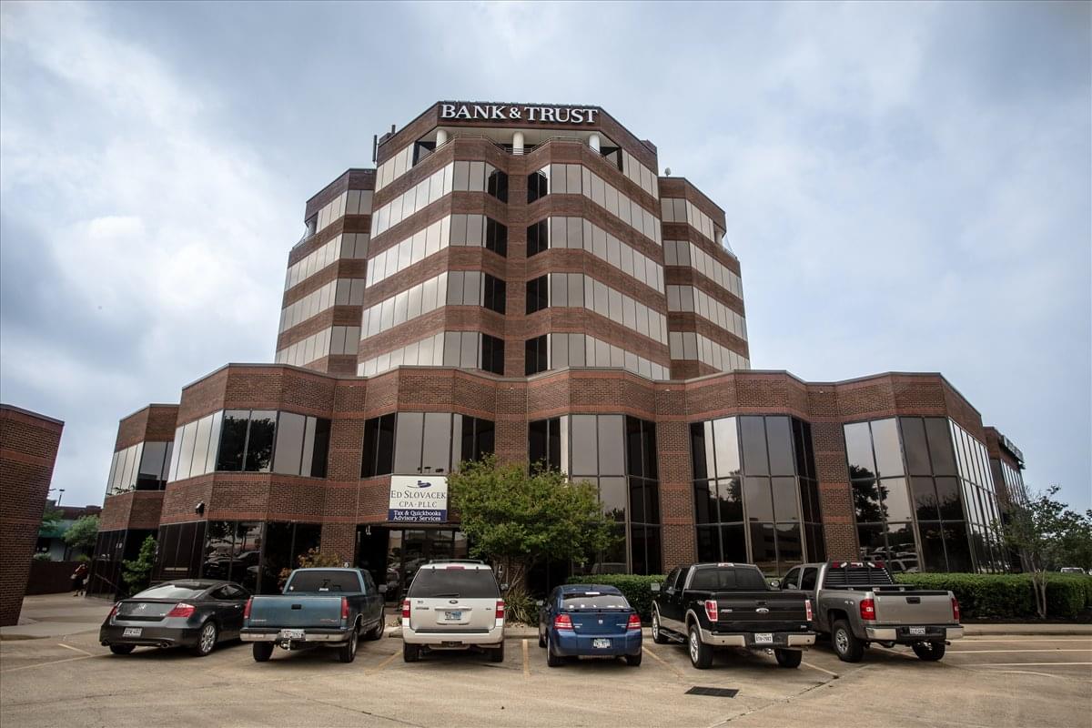 1716 Briarcrest Drive available for companies in Bryan