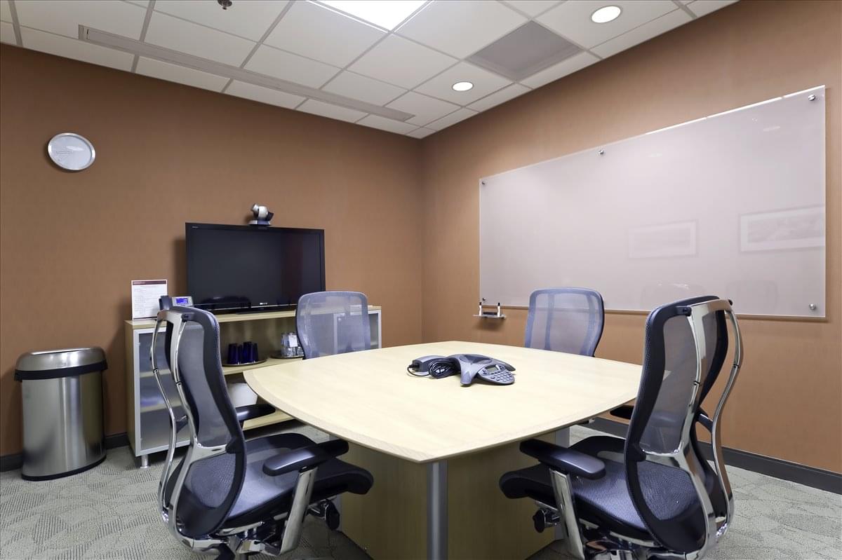 800 Corporate Drive, 3rd Fl Office Images