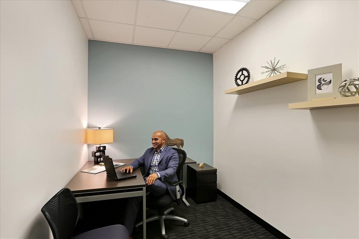 325 Sentry Parkway West Office Images