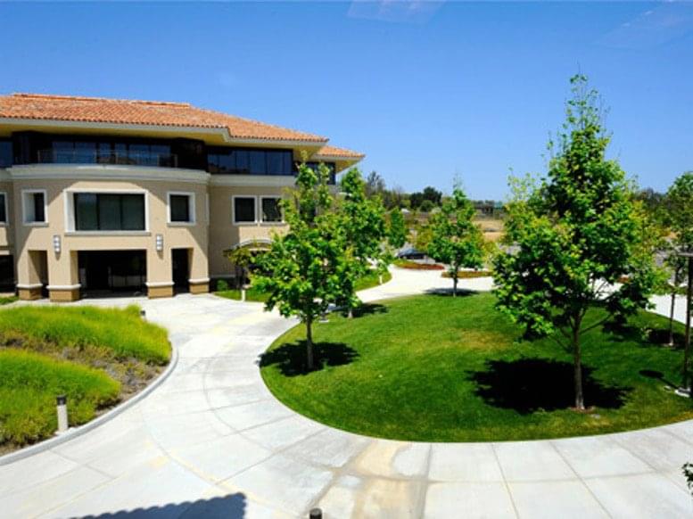 2945 Townsgate Rd Office Images