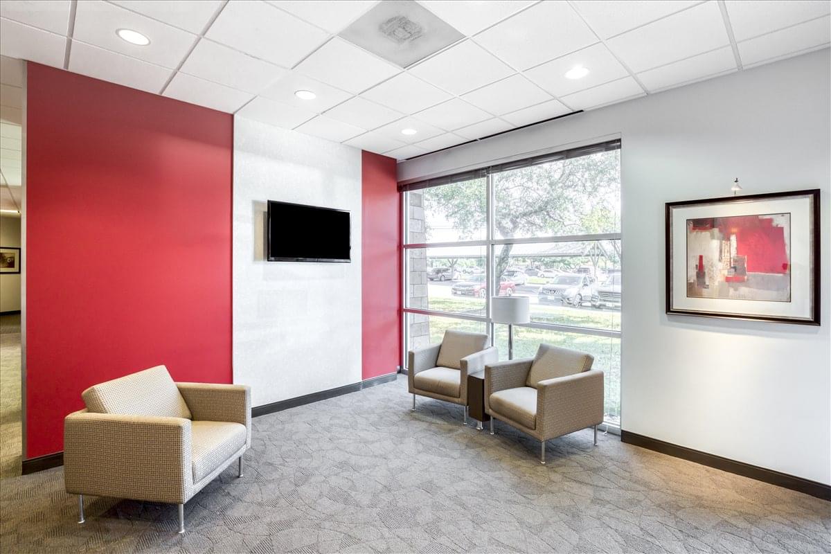 Two Twin Oaks, 227 North Loop 1604 East Office Images