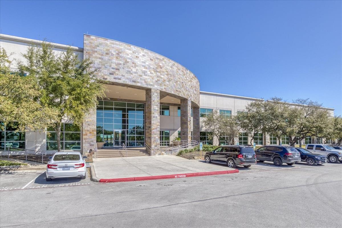 Two Twin Oaks, 227 North Loop 1604 East Office Space - San Antonio