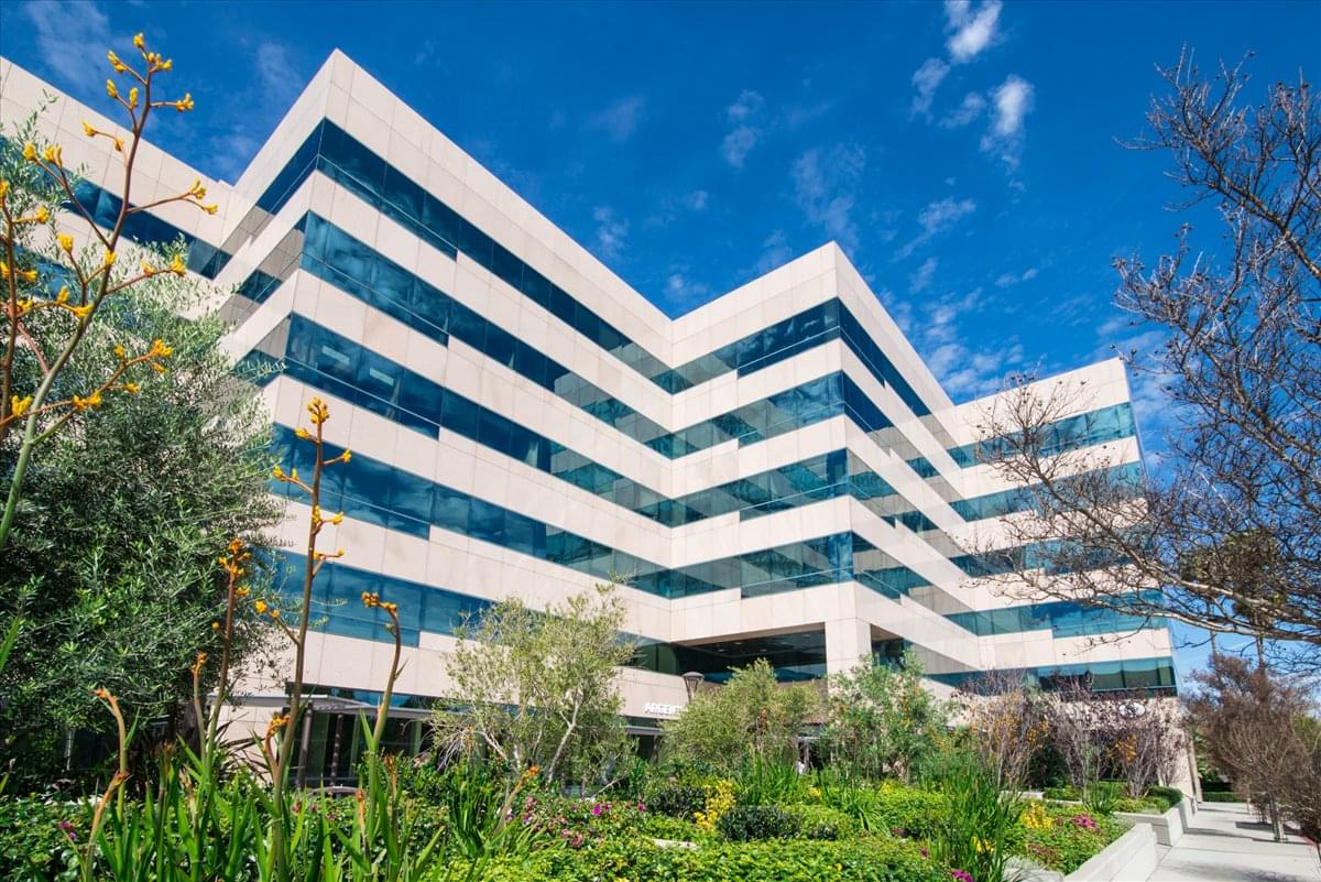 Encino Executive Plaza available for companies in Encino