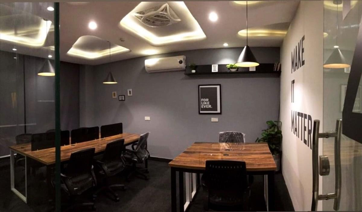 Photo of Office Space on Republic Center,325 North St Paul St,31st Fl Dallas