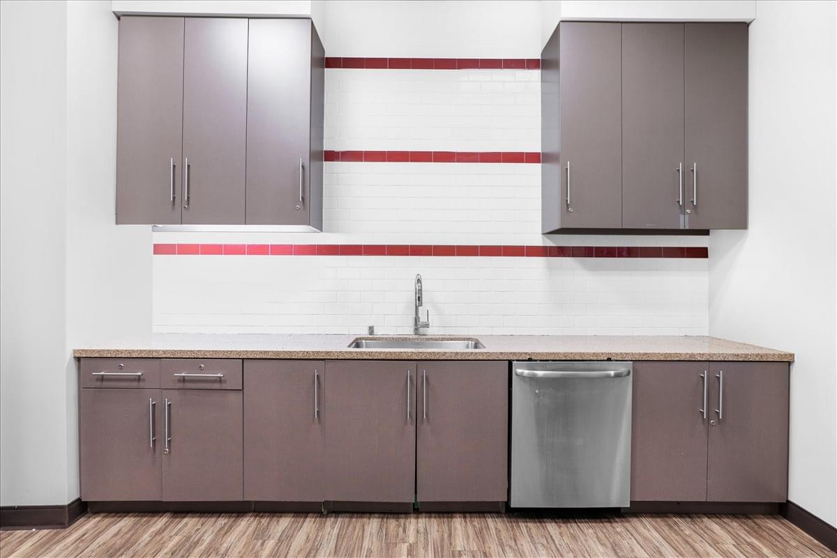 Gateway Plaza, 25350 Magic Mountain Pkwy Office Space - Santa Clarita