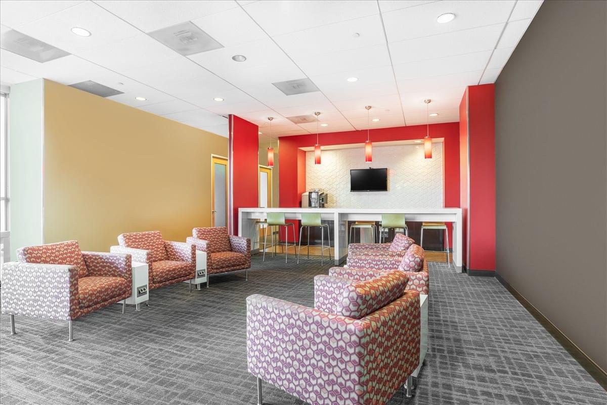 Gateway Plaza, 25350 Magic Mountain Pkwy Office Space - Santa Clarita