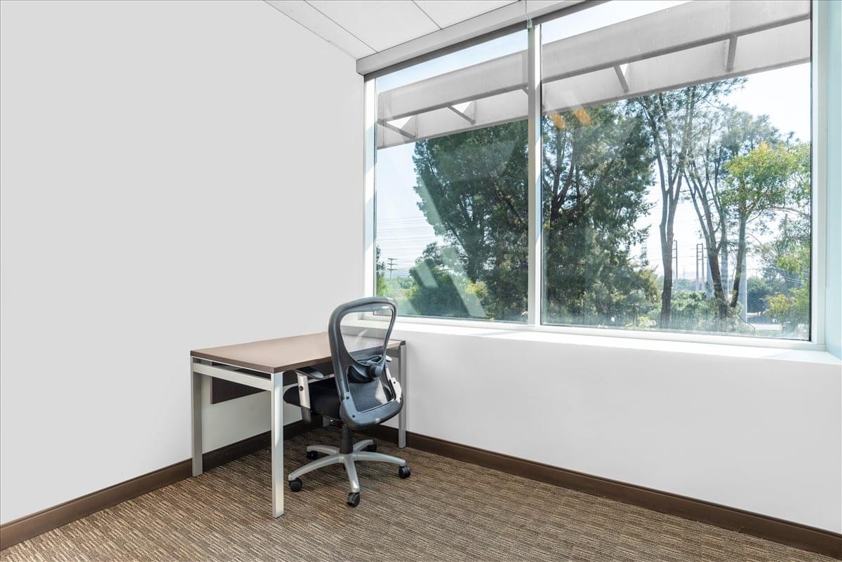 Gateway Plaza, 25350 Magic Mountain Pkwy Office Space - Santa Clarita