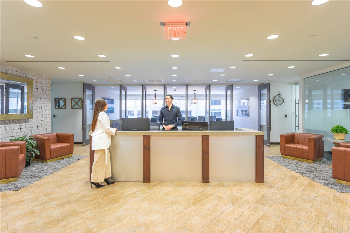 SunTrust Building available for companies in Brickell