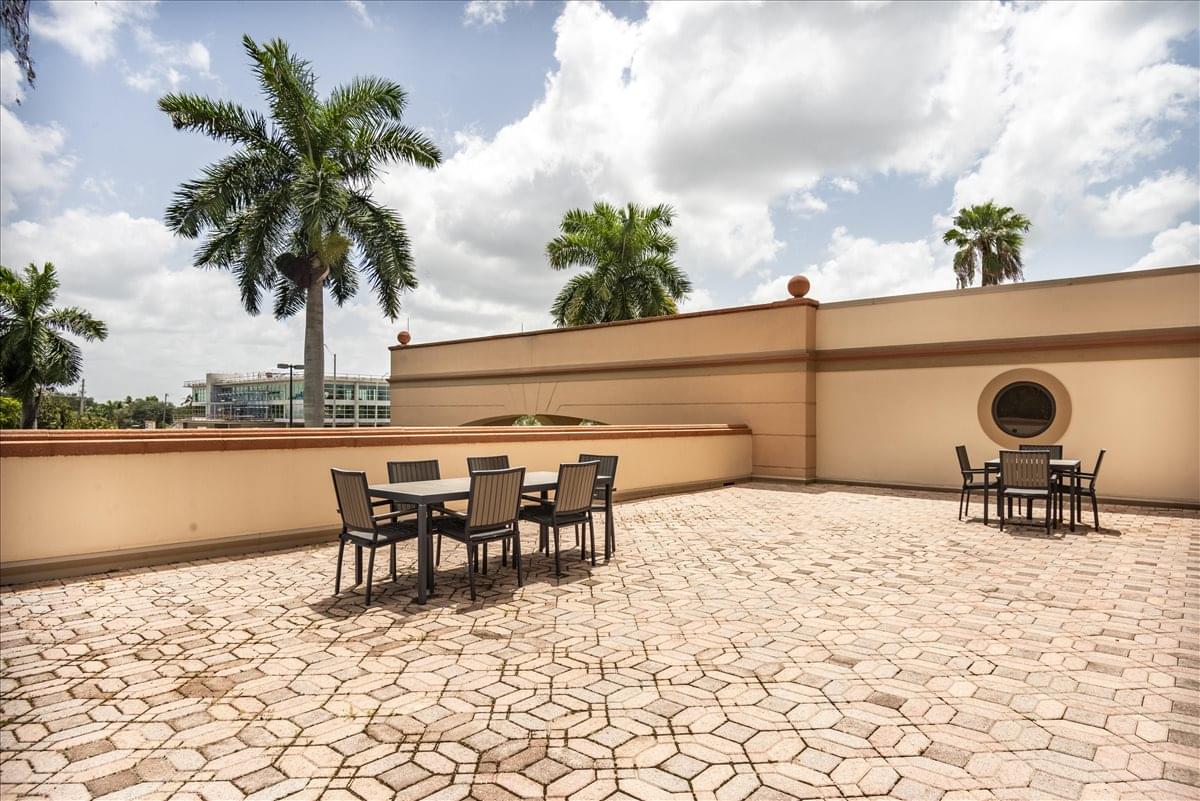 Regions Bank Building, 4851 Tamiami Trail North, Park Shore Office Space - Naples