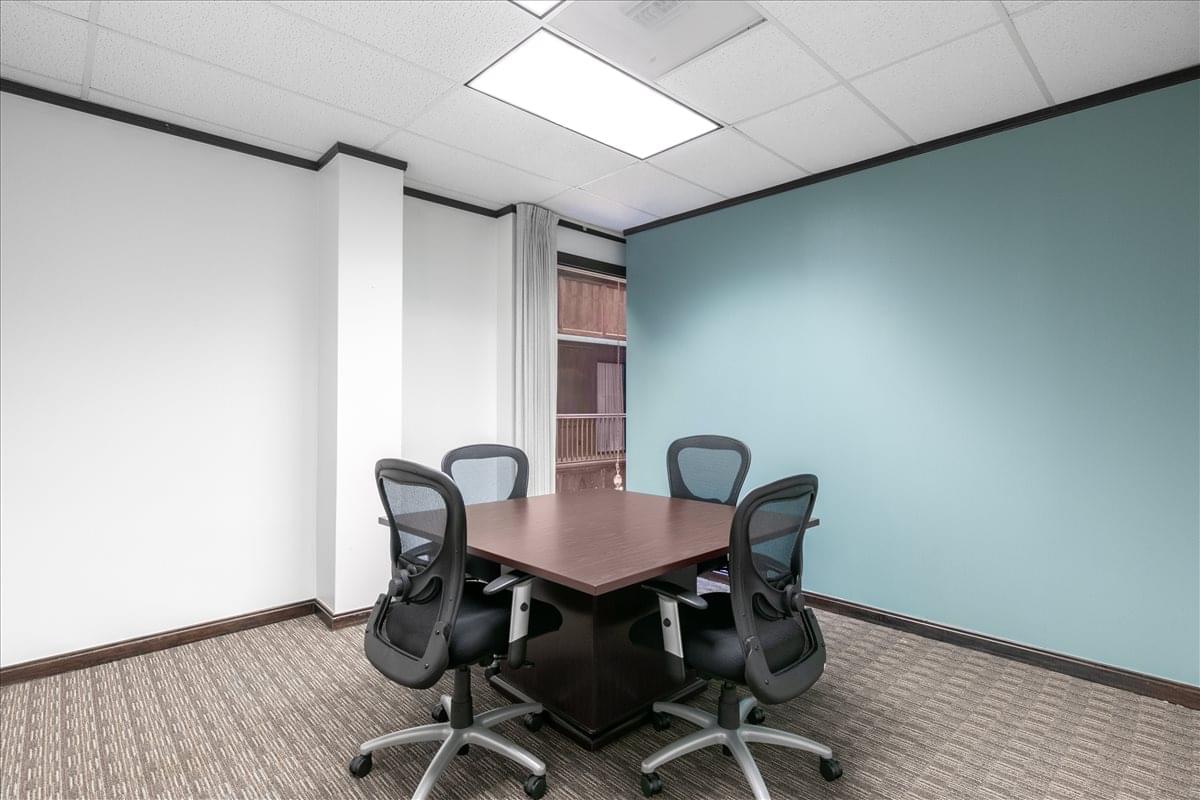 950 Echo Ln Office Images