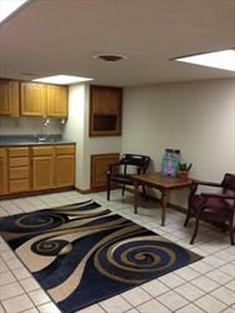 2611 SW 17th St Office Space - Topeka