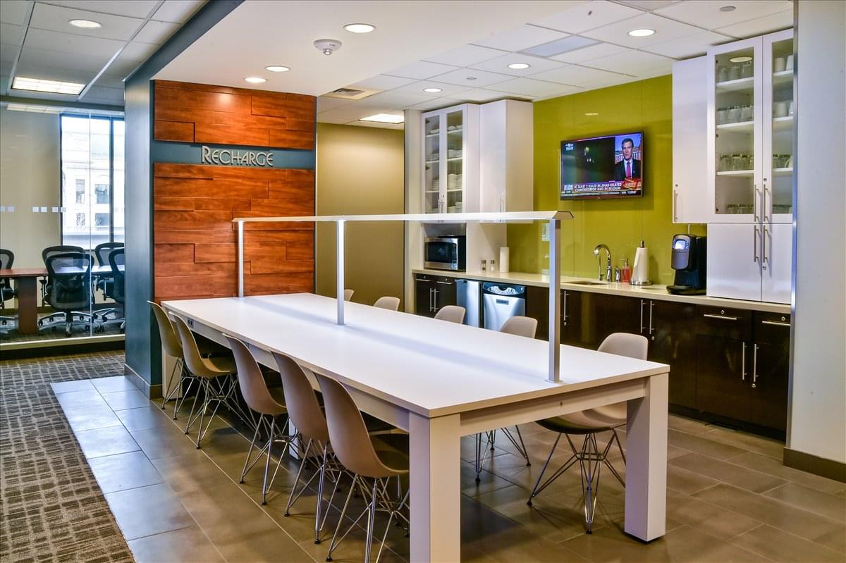 3597 E Monarch Sky Ln Office Space - Meridian