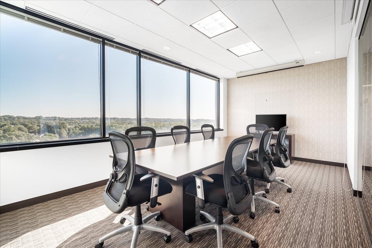 5680 King Centre Dr, Lee Office Images
