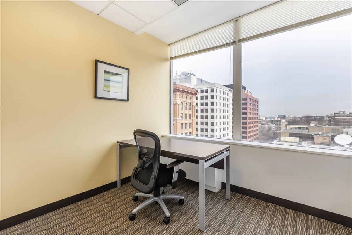 325 Chestnut St, Market Street East, Center City Office Space - Philadelphia