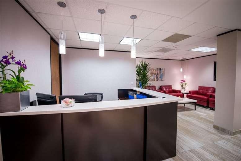 5850 San Felipe St, Uptown Office Images