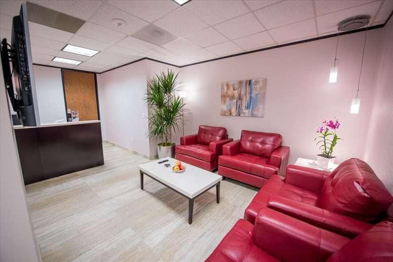 5850 San Felipe St, Uptown Office Images