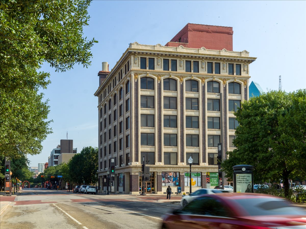 Katy Building, 701 Commerce Street Office Images
