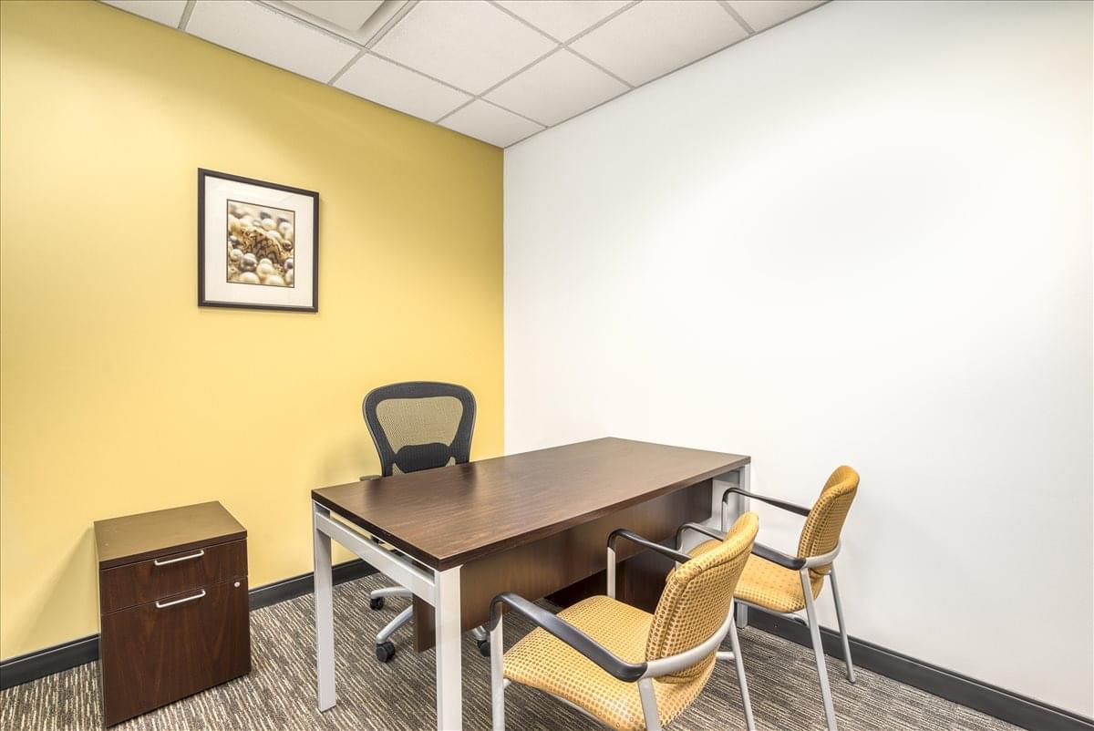 777 Westchester Ave Office Images