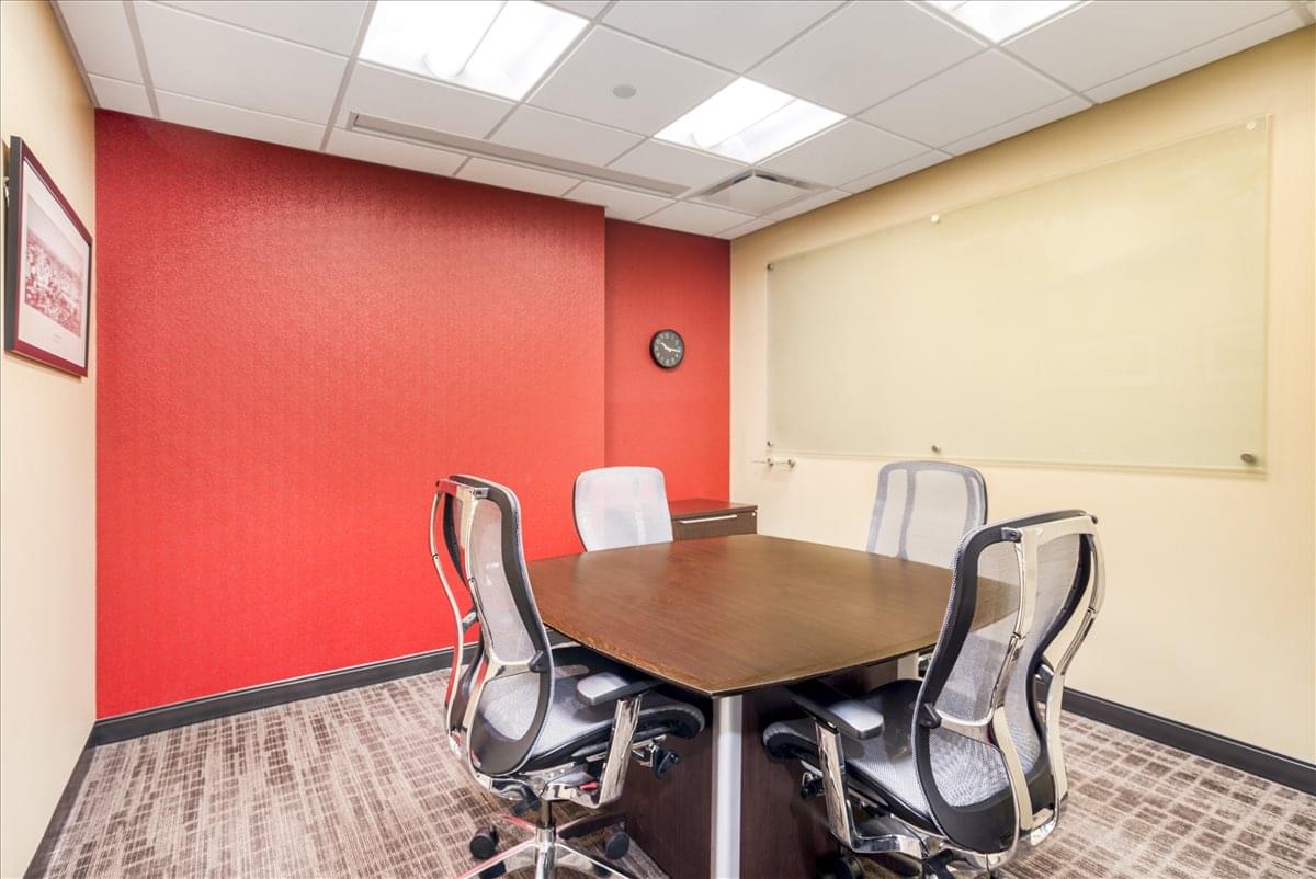 777 Westchester Ave Office Images