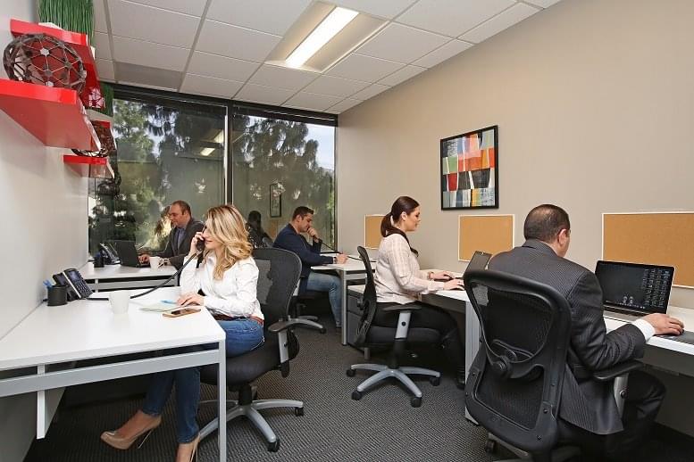 303 N Glenoaks Blvd, Media District Office Images