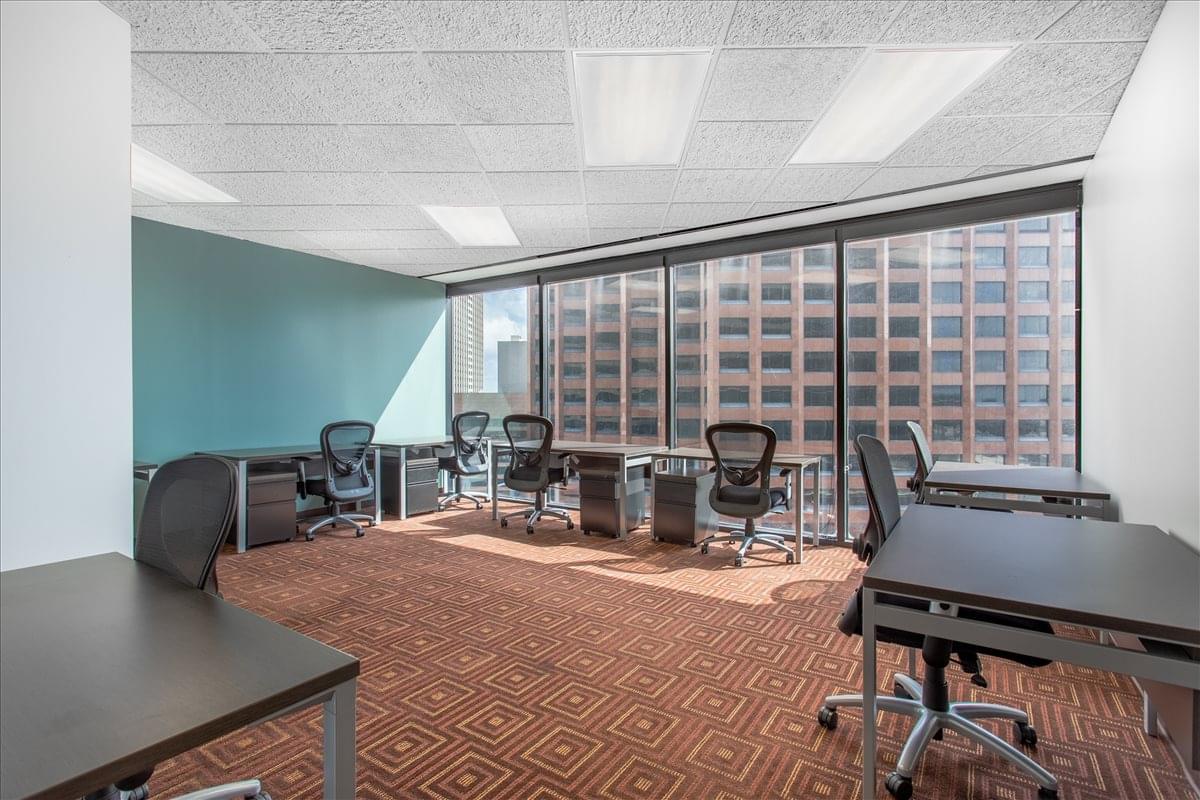 Poydras Center, 650 Poydras St, Central Business District Office Space - New Orleans