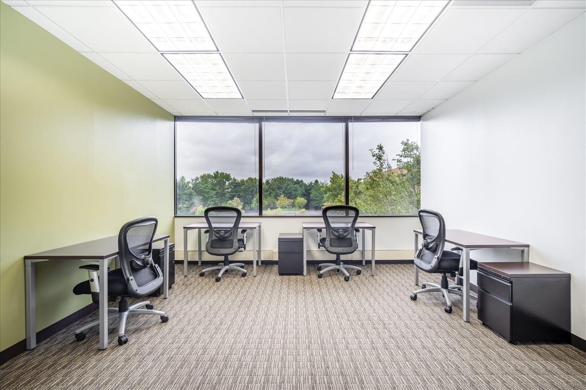 200 Continental Dr Office Images