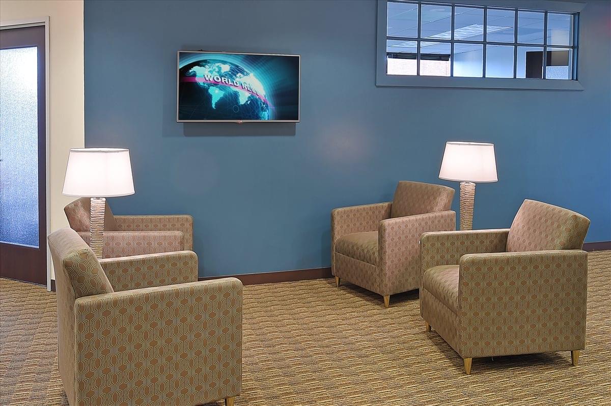 200 Continental Dr Office Images