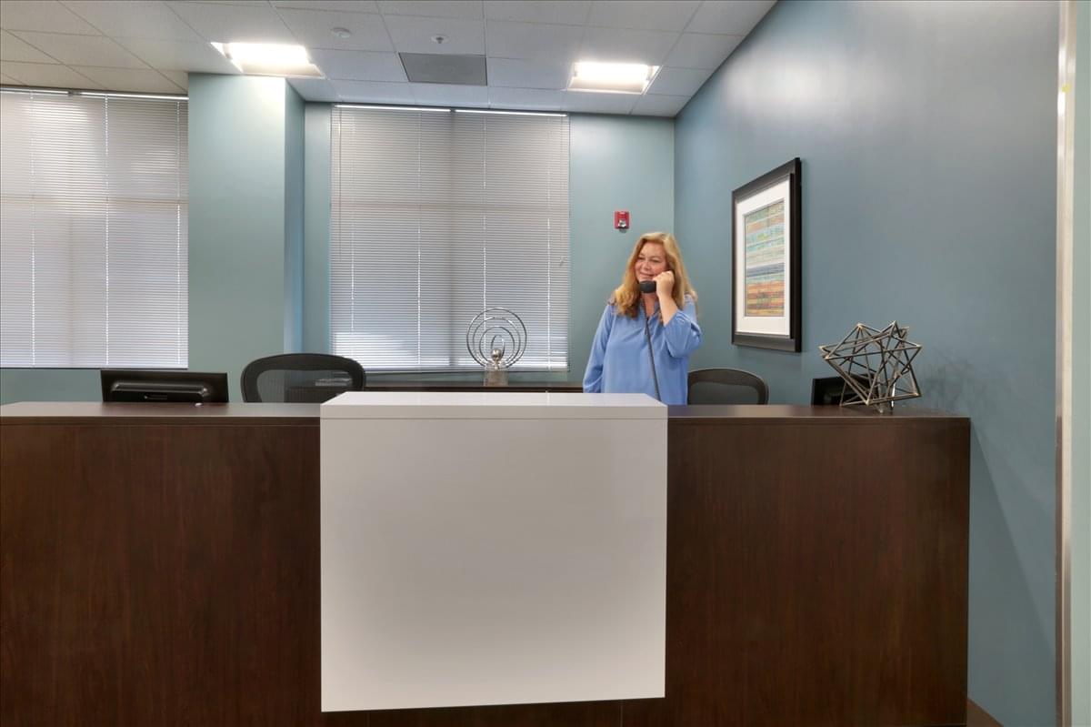 Woodside Office Center available for companies in Novato