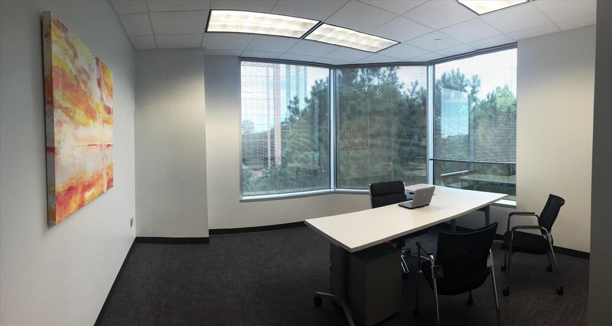 Crown Pointe, 1050 Crown Pointe Pkwy, Dunwoody Office Space - Atlanta