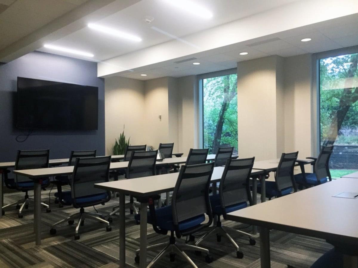 Crown Pointe, 1050 Crown Pointe Pkwy, Dunwoody Office Space - Atlanta