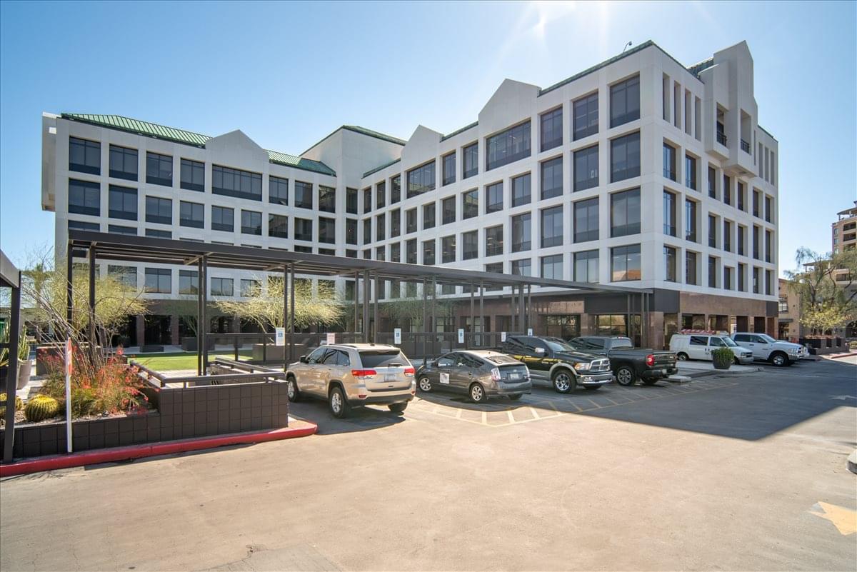 Scottsdale Fashion Square Office Building available for companies in Scottsdale