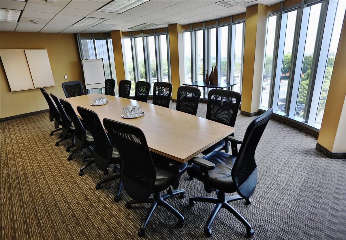 Pacific Pointe Center, 879 W 190th St, Gardena Office Space - Torrance