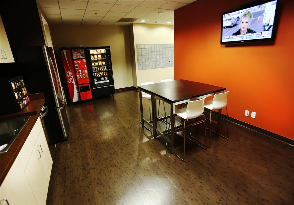 Pacific Pointe Center, 879 W 190th St, Gardena Office Space - Torrance