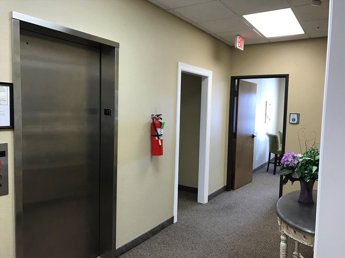 771 E Southlake Blvd Office Images